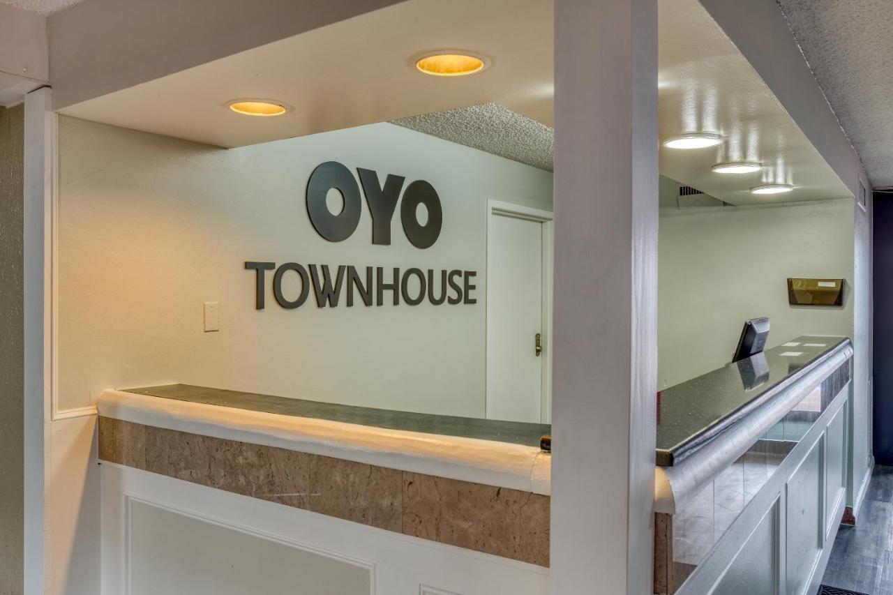 Hotel Oyo Townhouse Tulsa Woodland Hills Exteriér fotografie